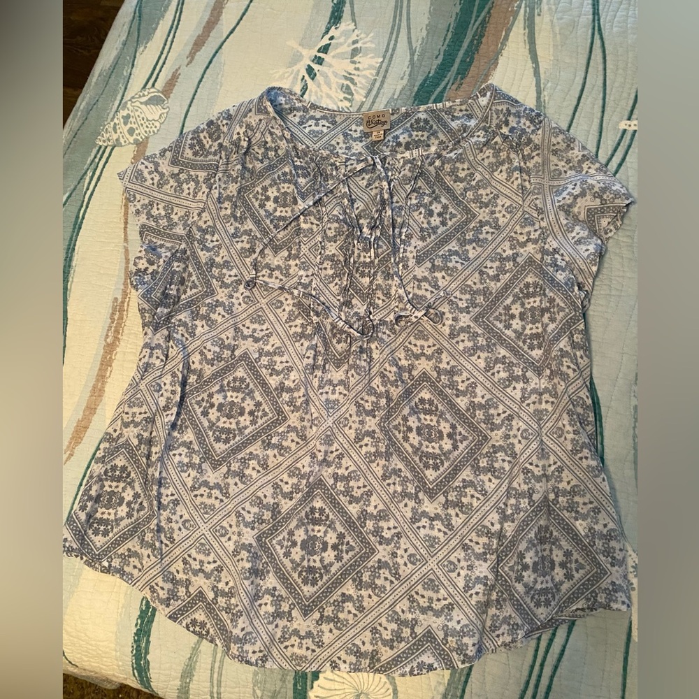 Como Vintage Blue Gray and White Buttoned Cap Sleeve Blouse size 2X